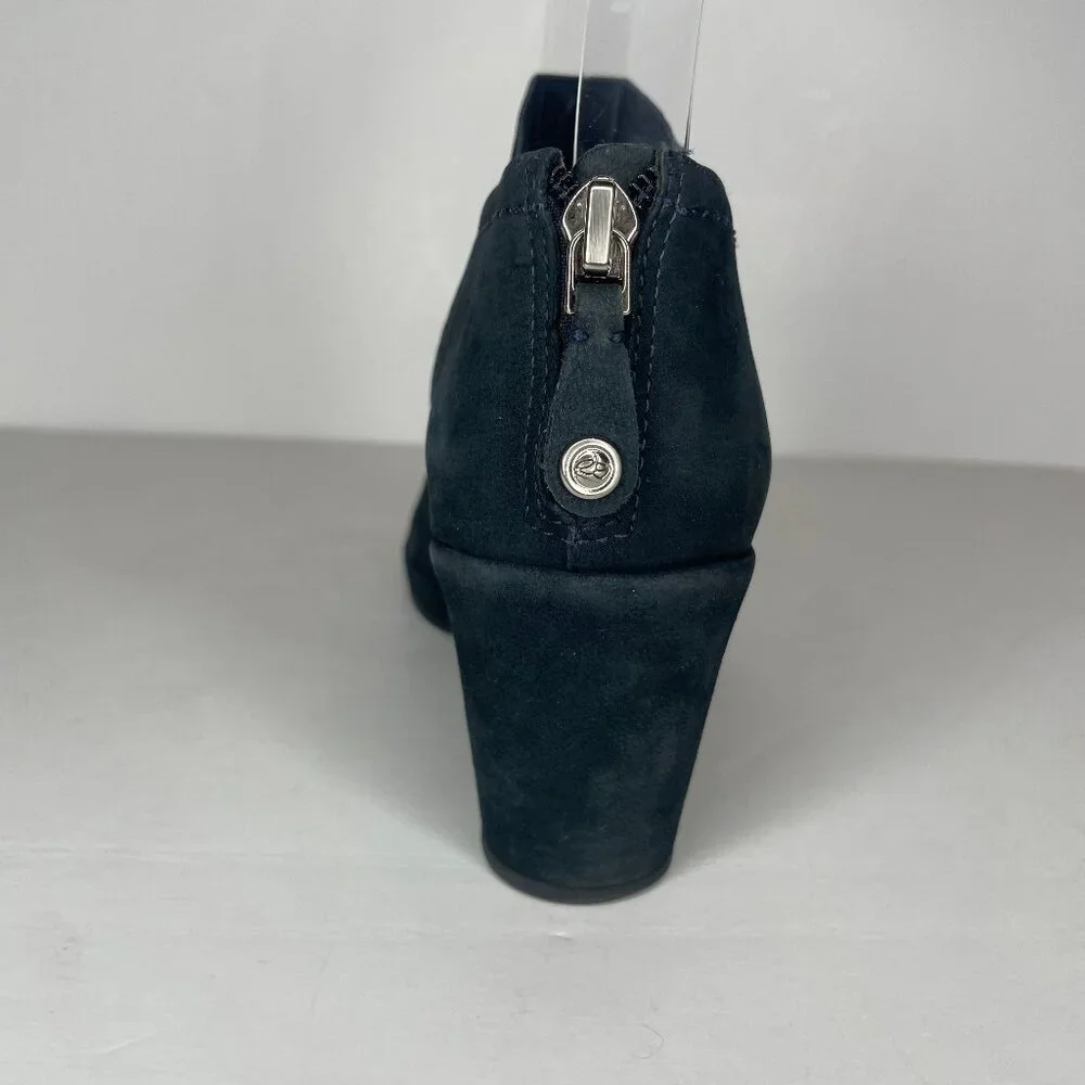 Nurture Larow Navy Blue Leather Wedge Shoes Ankle Band Size 6.5M